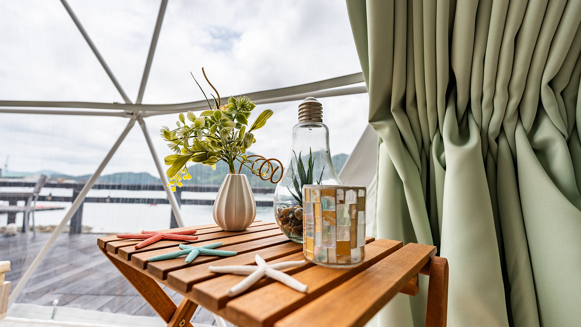 ・【ドームテント・バイロンベイ】ドームテントから望む海。心癒されるプライベート空間