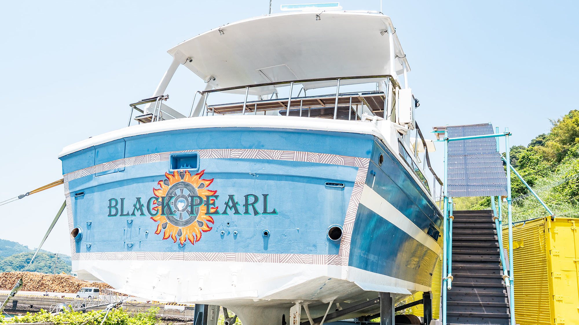 ・【クルーザー・ブラックパール】乗り込む瞬間から冒険が始まる、豪華クルーザー体験
