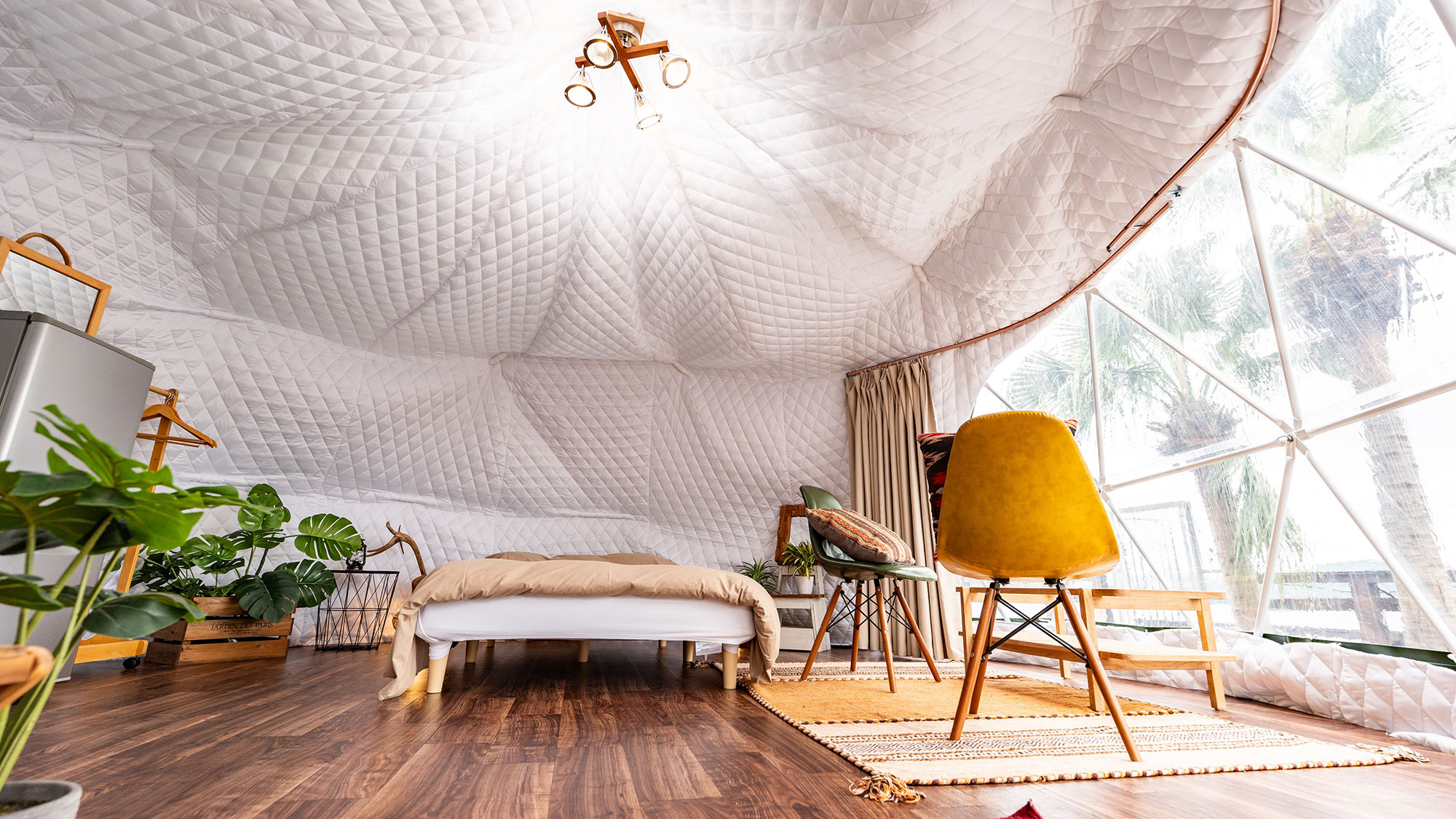 ・【ドームテント・セントルシア】カリブ海に浮かぶ小さな島国「セントルシア」をイメージした内装です