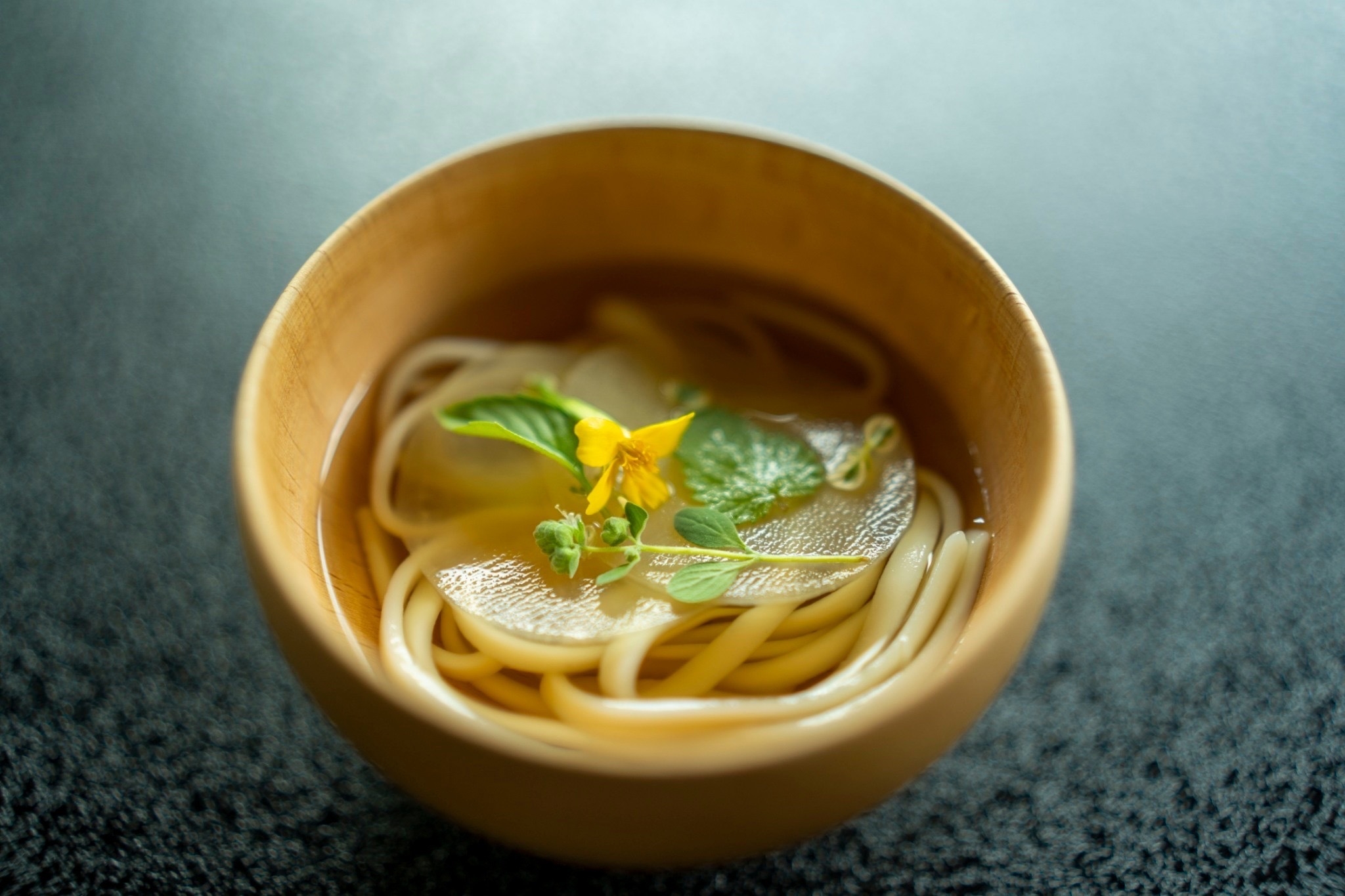 【夕朝食付き】瞑想体験付き。10品ヴィーガンディナーコースと国宝・明通寺で食べる朝食。