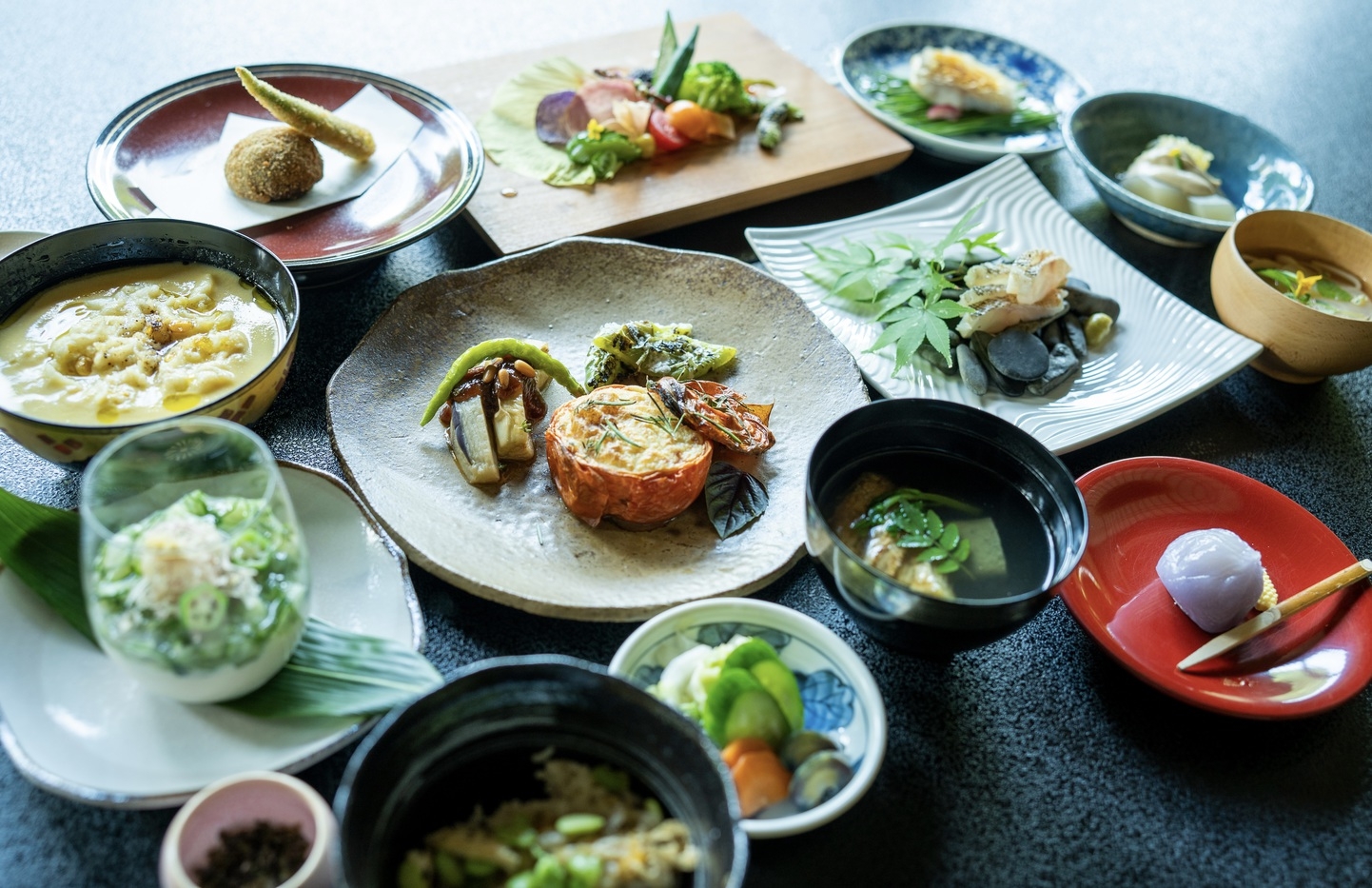 【夕朝食付き】若狭ぐじ付きスペシャルディナーコースと国宝・明通寺で食べる朝食。