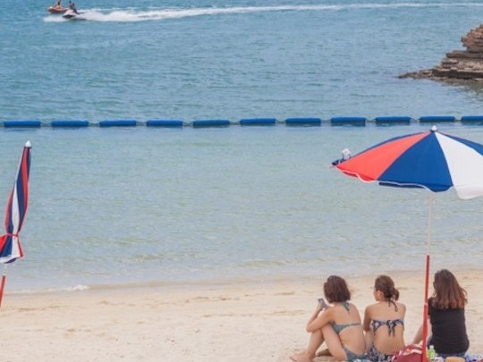  北谷町アラハビーチ（ARAHA　BEACH）徒歩6分、海外リゾートの雰囲気を醸します