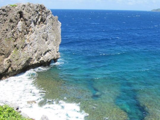  辺戸岬（車で約110分）沖縄の最北端