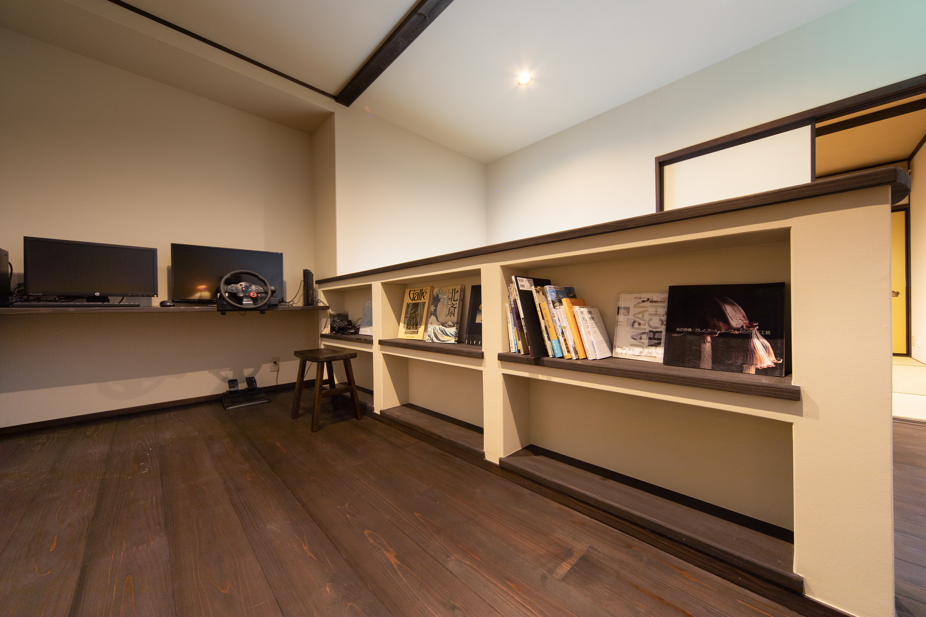 ２階ライブラリー