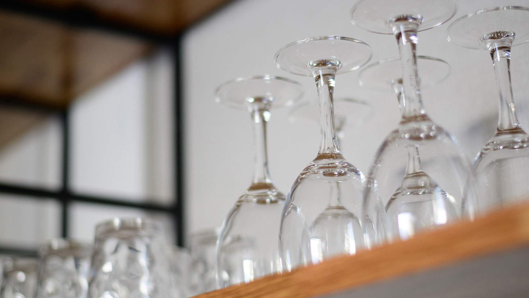 ・【キッチン】グラスを複数ご用意。お酒など飲み物を持ち込んでご利用ください