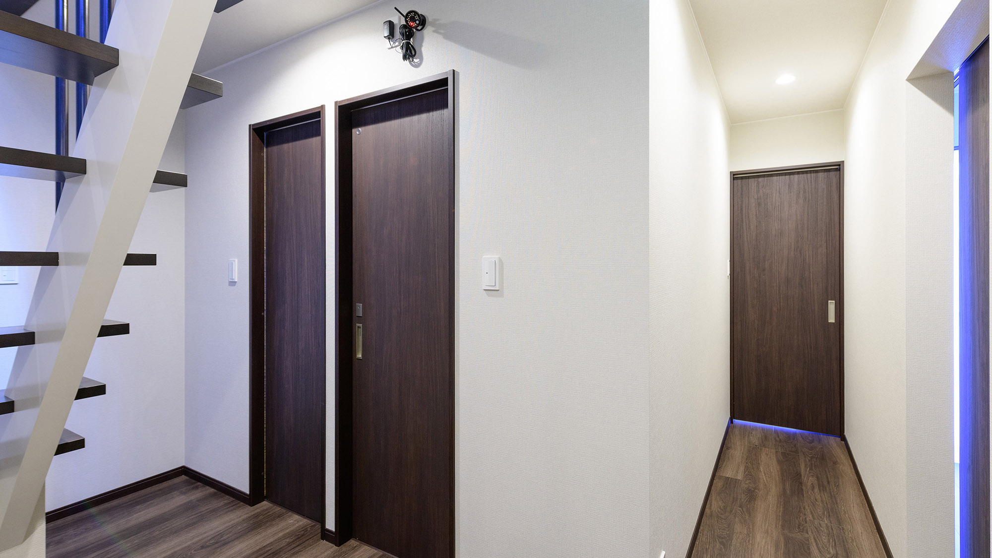 ・【間取り】一棟貸しで、2階にはリビング、ダイニング、キッチンと和室がございます