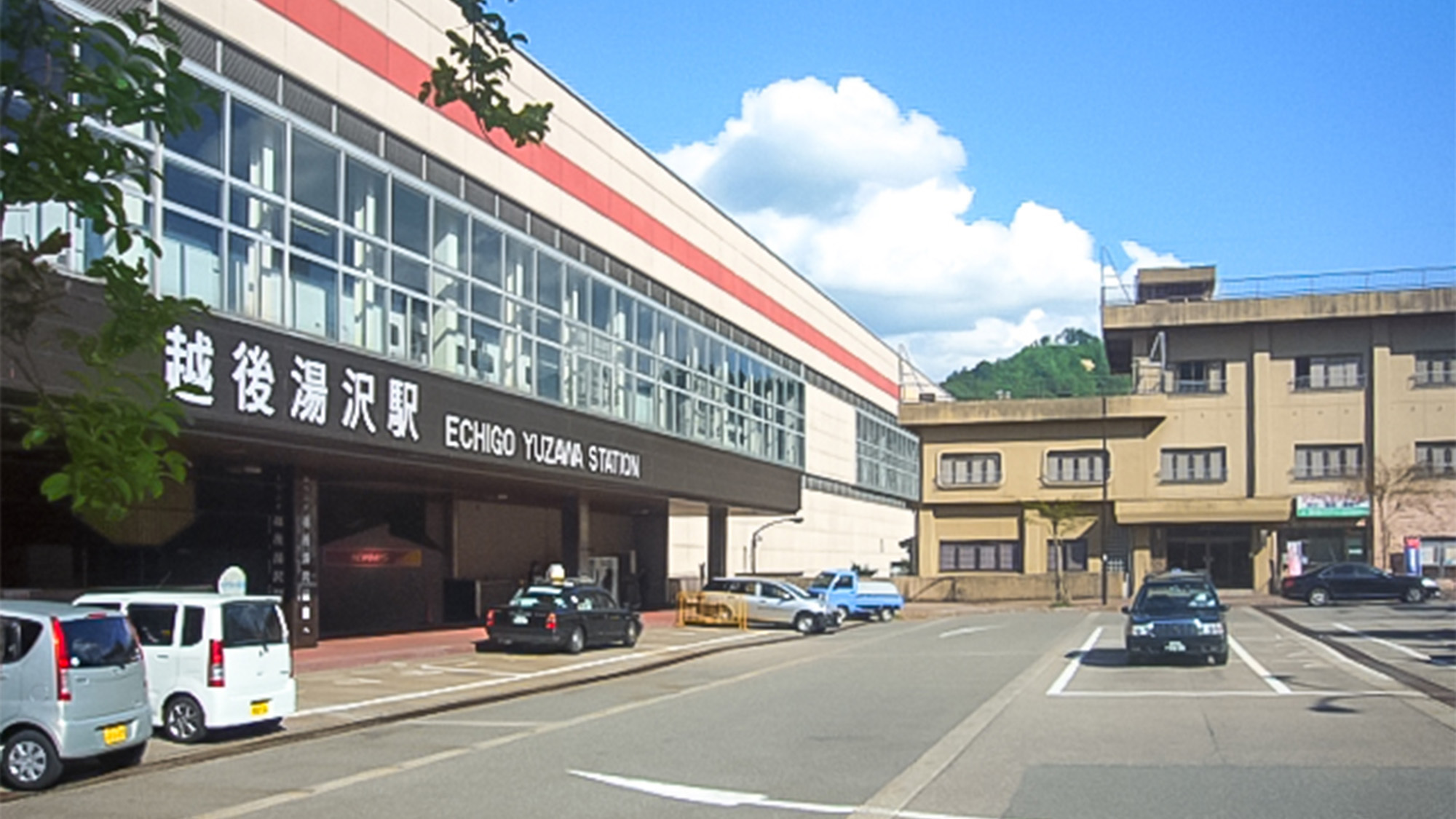 【楽天月末セール】【素泊まり】越後湯沢駅から無料送迎バスで約5分♪隣接NASPAの温泉が無料！