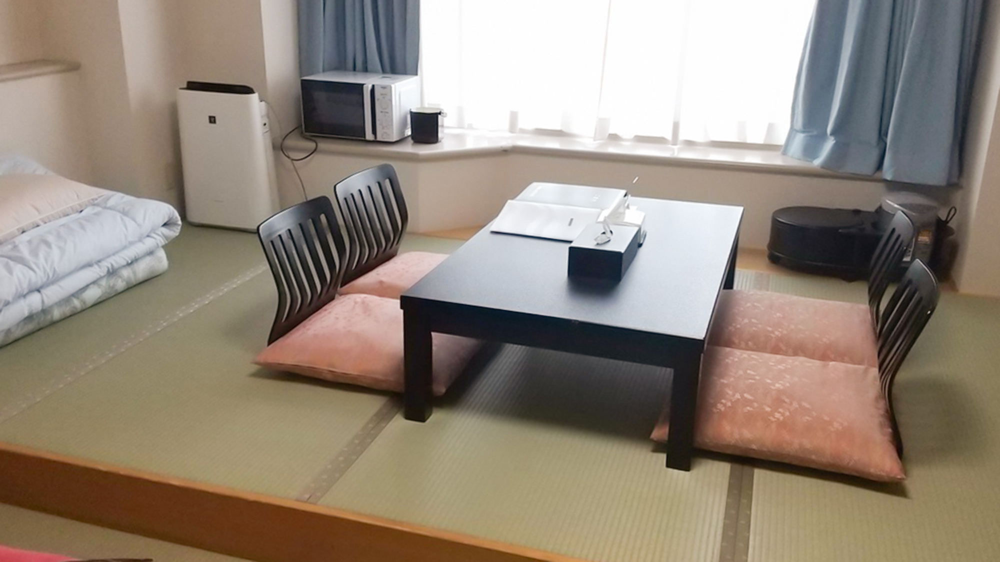 ・【和洋室/37平米】ホッと一息、畳でお茶でもいかがでしょうか