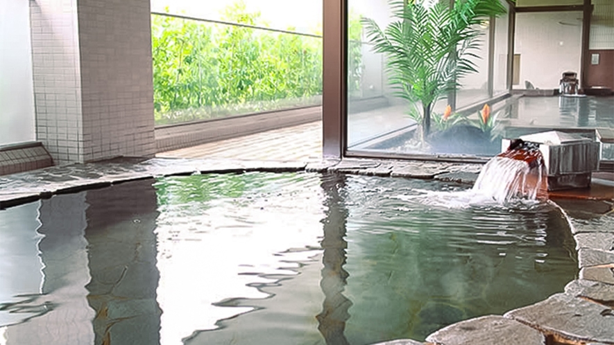 ・天然温泉露天風呂　NASPAニューオータニ内　『美人の湯』といわれる弱アルカリ性単純温泉です