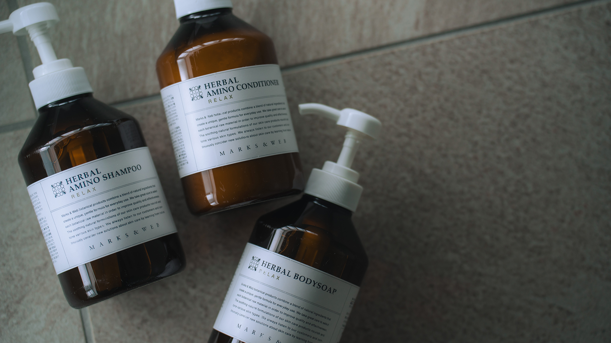 肌にも地球にも優しい国産のMarks＆Webは天然精油を使用しております。