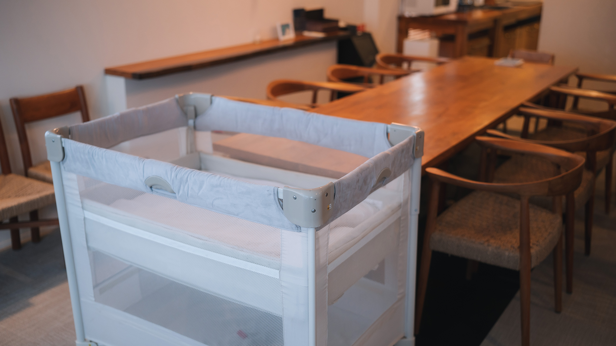 ベビーベッドのご用意がございます。事前にお申しつけください。