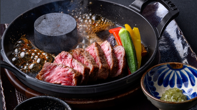 【おとなの記念日】石垣牛ローストを味わう贅沢＋乾杯スパークリング付（クラブラウンジ利用／2食付）