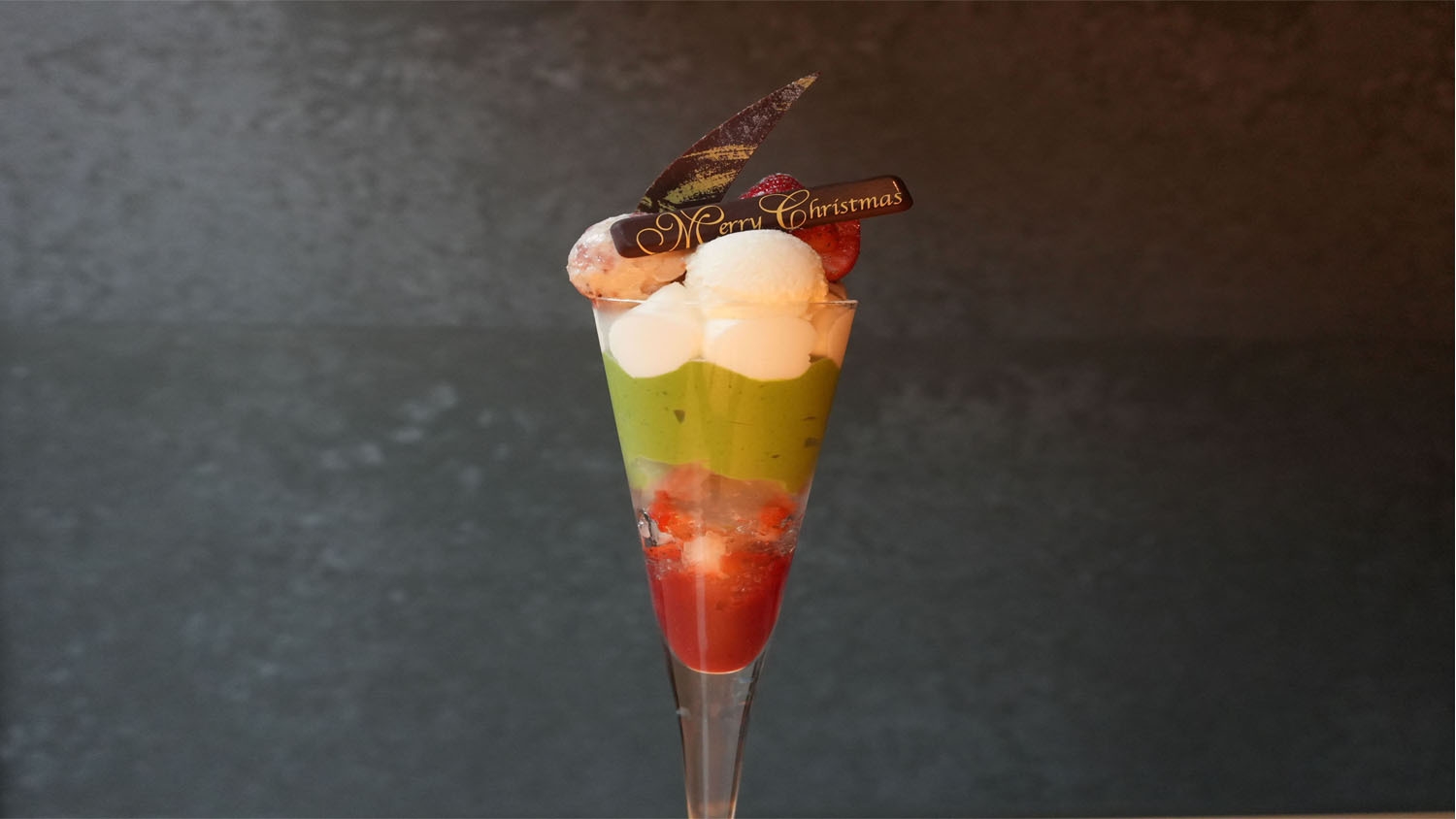 【夕食付】いくらと蟹の土鍋ごはん付き 厳選和牛鉄板焼きとクリスマスパフェの特別コース