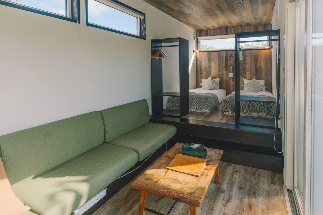 4 bed cabin（ルーフトップ・ウッドデッキ付）
