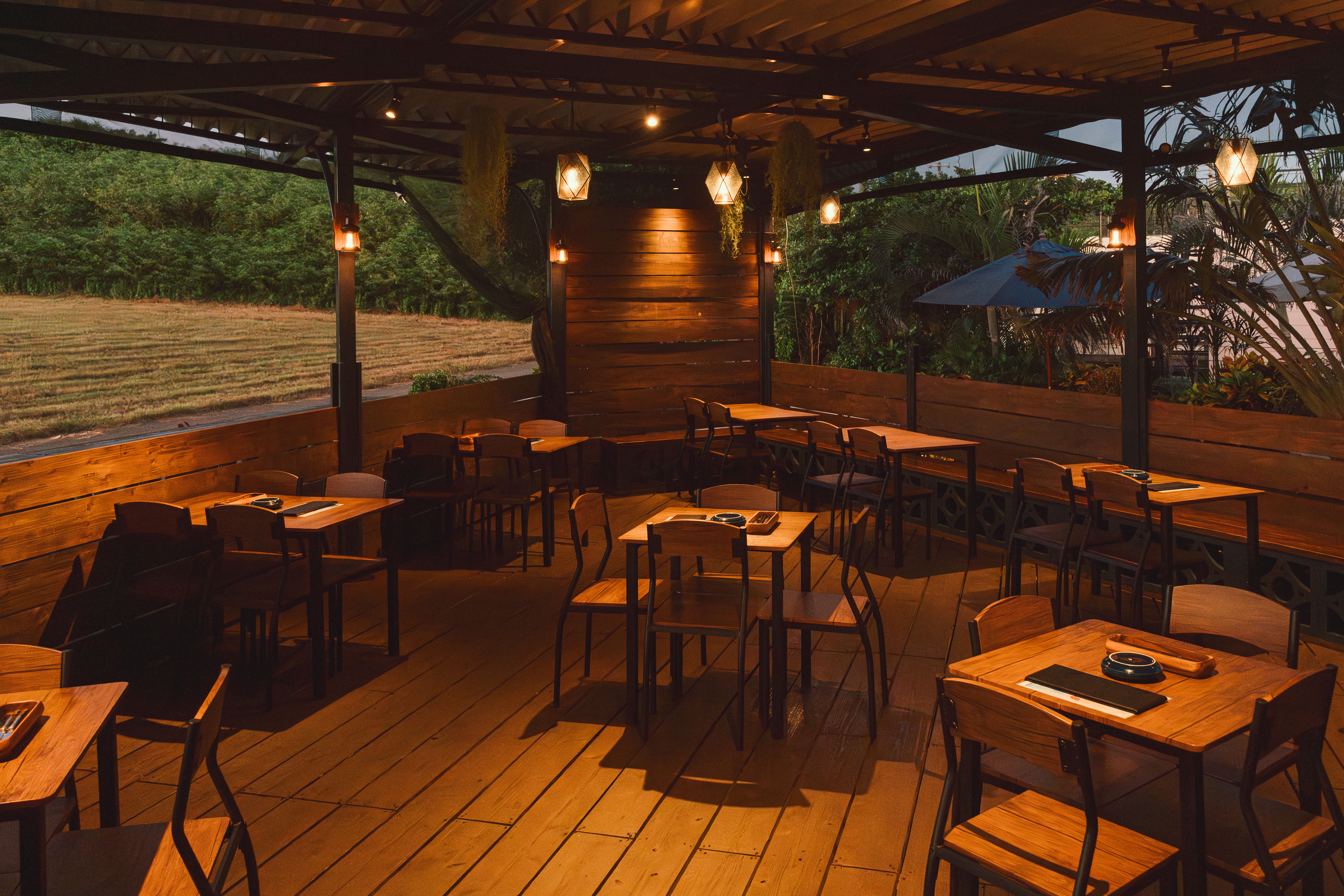 【RuGu bistro】内観