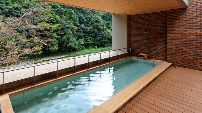 源泉かけ流しの温泉を堪能★四季風景を愛でながら温泉に浸る至福のひとときを★華会席★1泊2食付