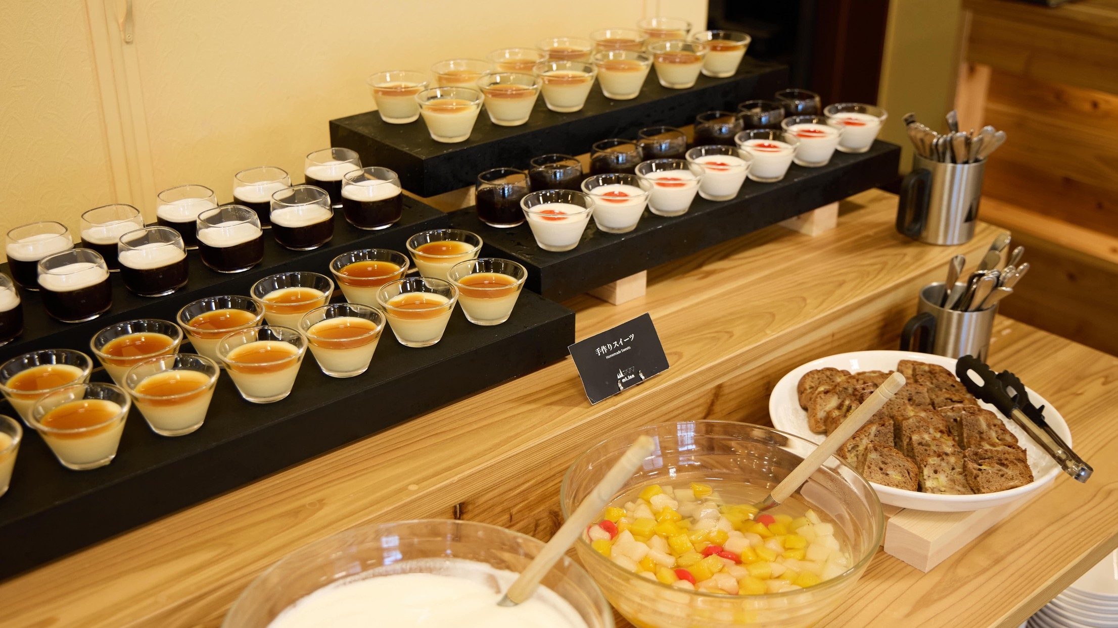 【早期予約割引】1泊朝食＋シグネチャーカフェ＆バー フリードリンク＋軽食付｜館内を楽しむライトステイ