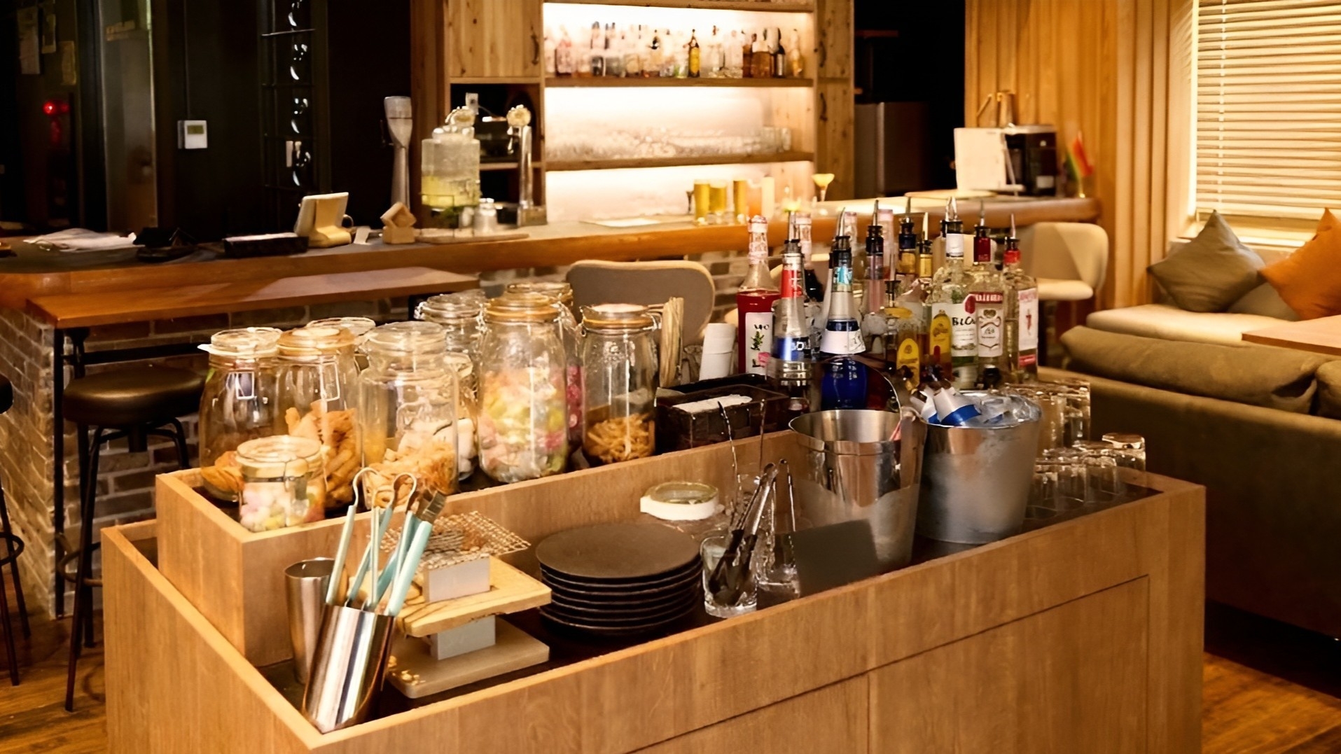 【早期予約割引】1泊2食＋カフェ＆バー フリードリンク＋軽食・体験付き｜三種の山グリルコース