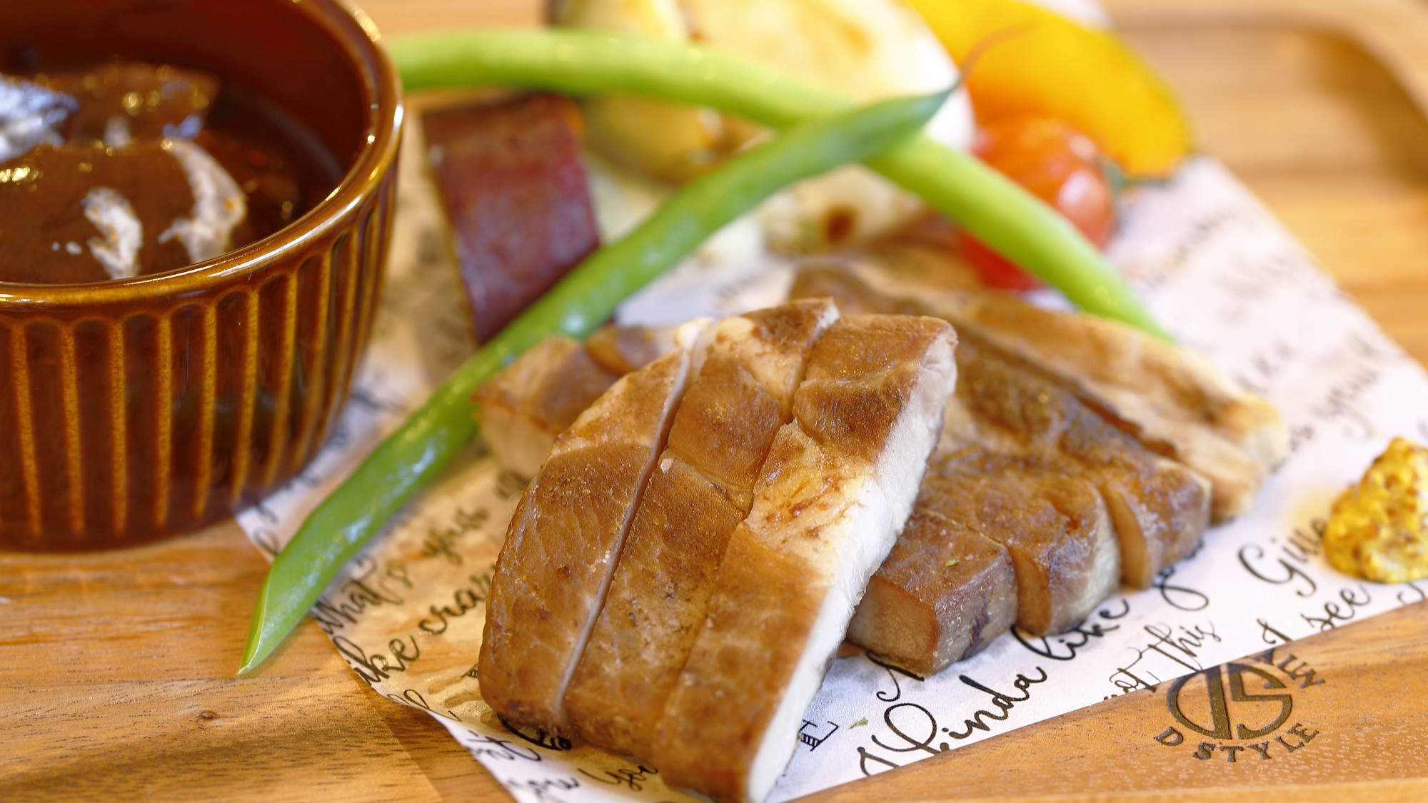 Dinner/メイン：福島県麓山高原豚のソテーとトロトロに煮込んだビーフシチュー
