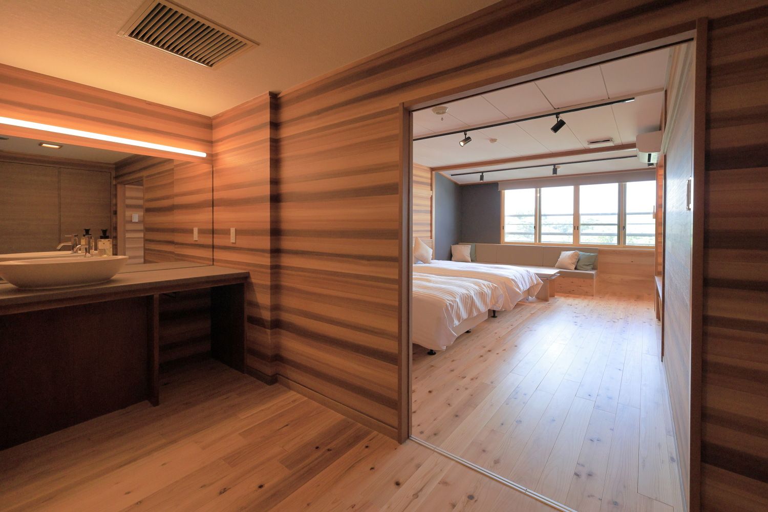 Wood Room/ウッドルーム
