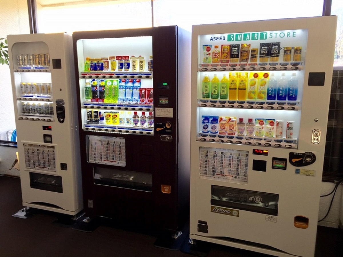 ◆各種自販機◆各種清涼飲料水・アルコールを揃えております。