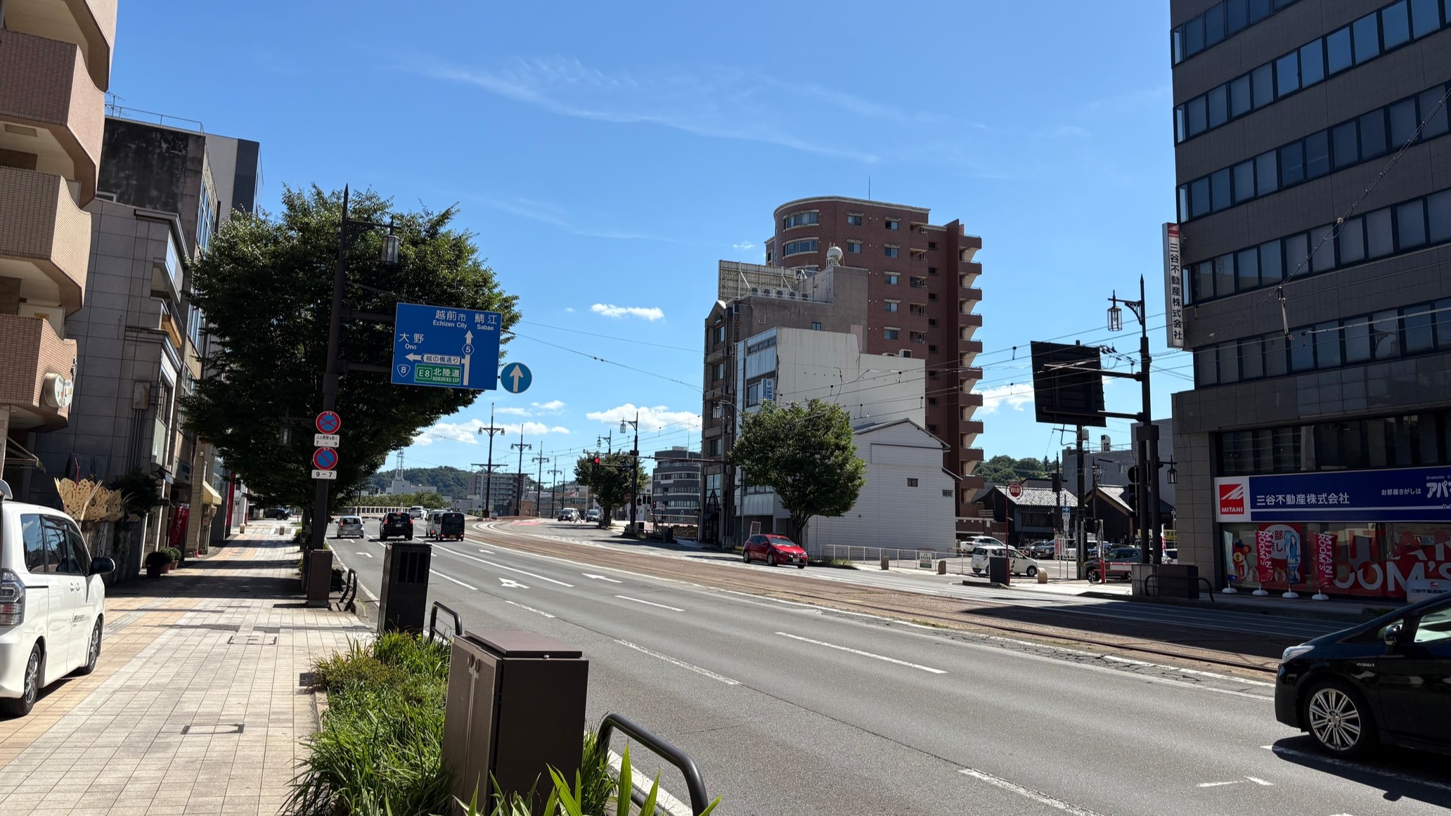 ①2.左車線を走行