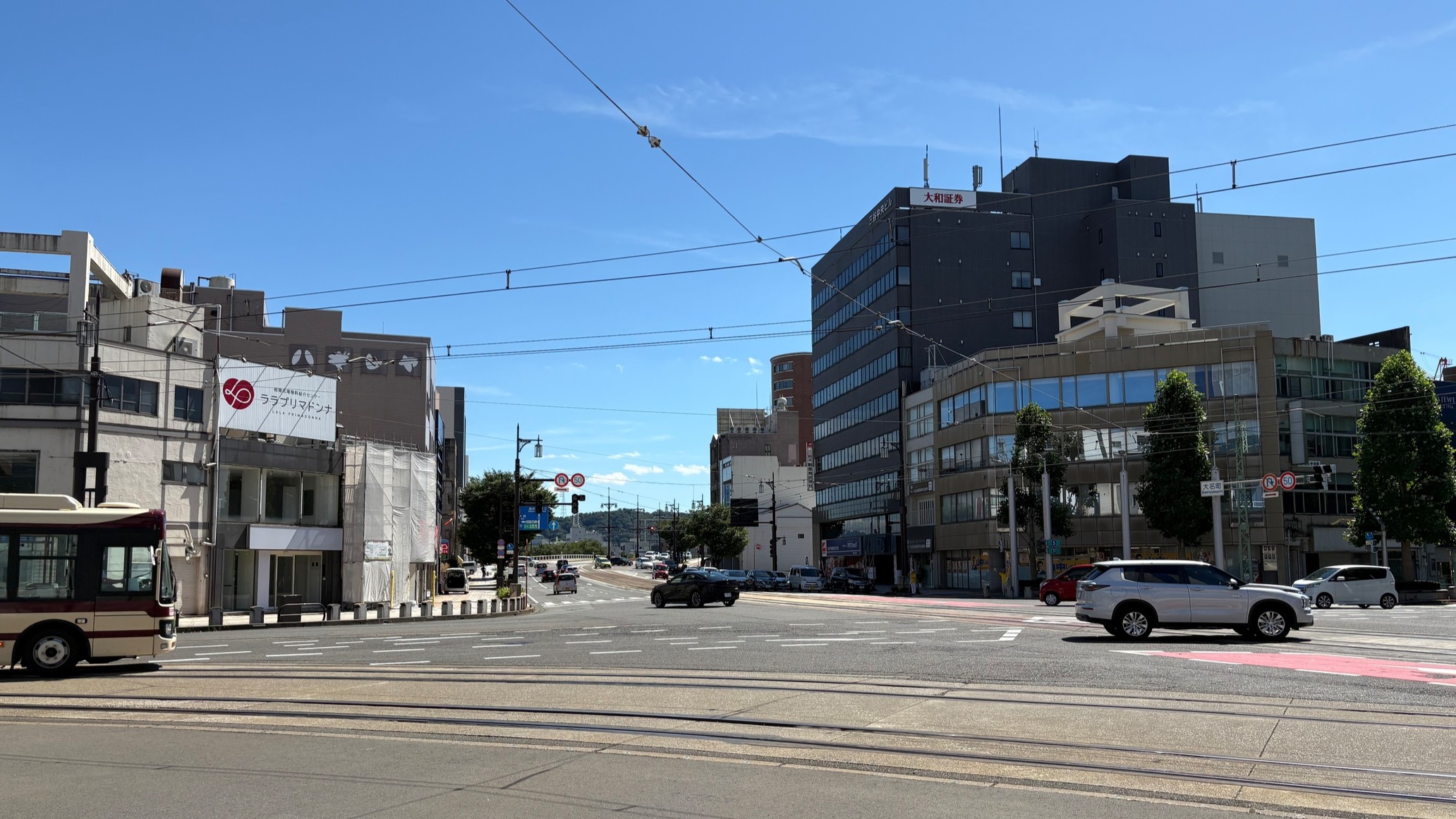 ①1.フェニックス通りを足羽川方面に直進