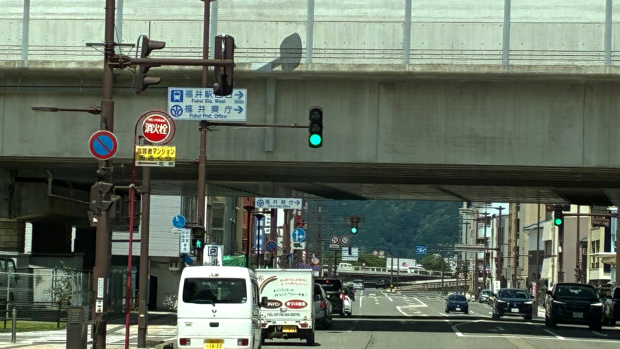 ②2.右車線を走行