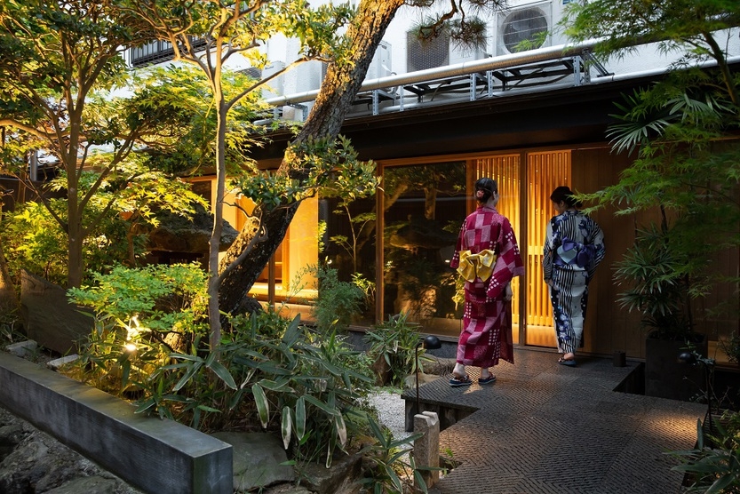 【学割プラン★】色浴衣で街歩き＆1人1杯のカニ鍋満喫プラン【貸切風呂・外湯パス付】朝食なし