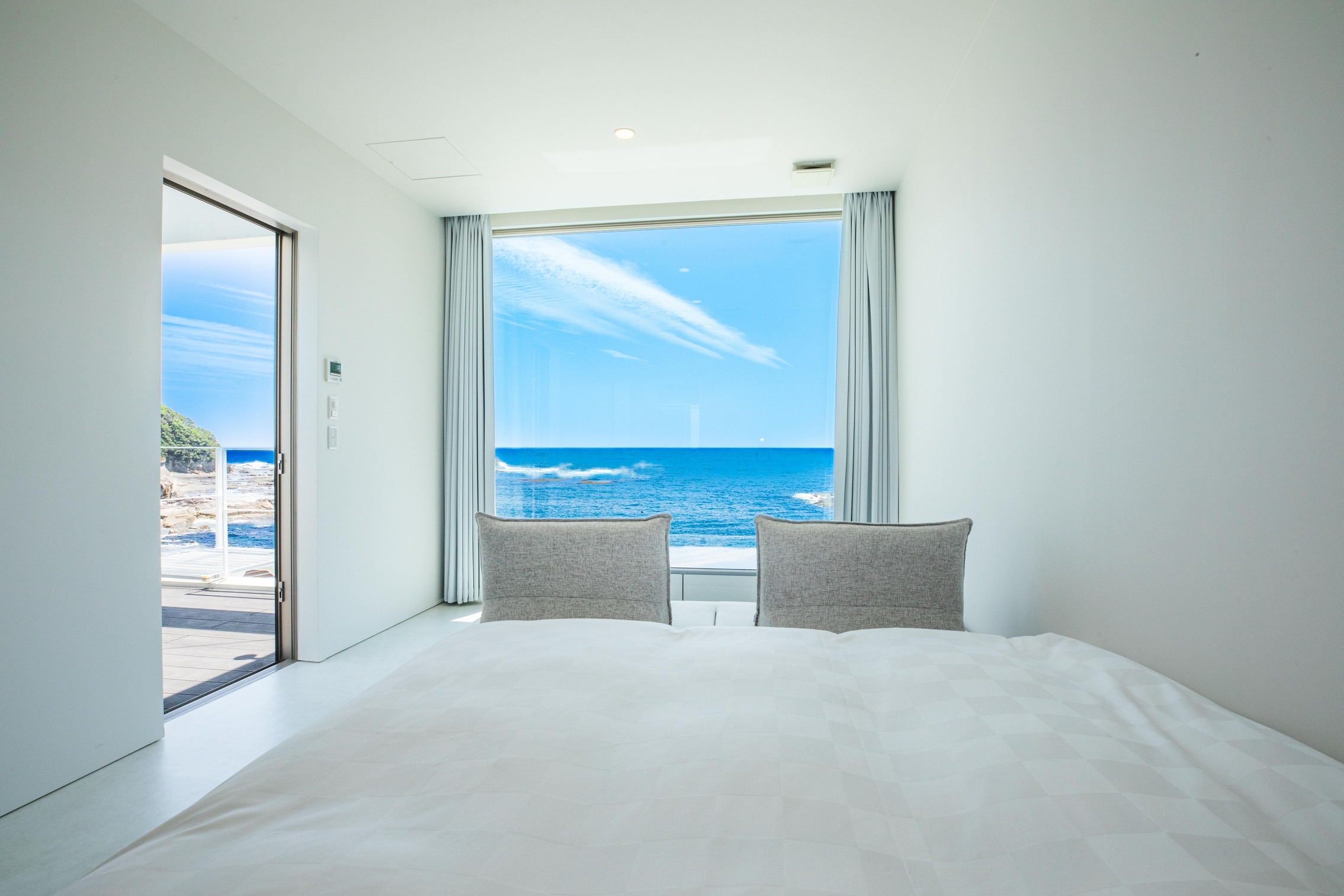 【5〜8名様ご予約】素泊まり　オーシャンフロントはなれとツインルーム3室