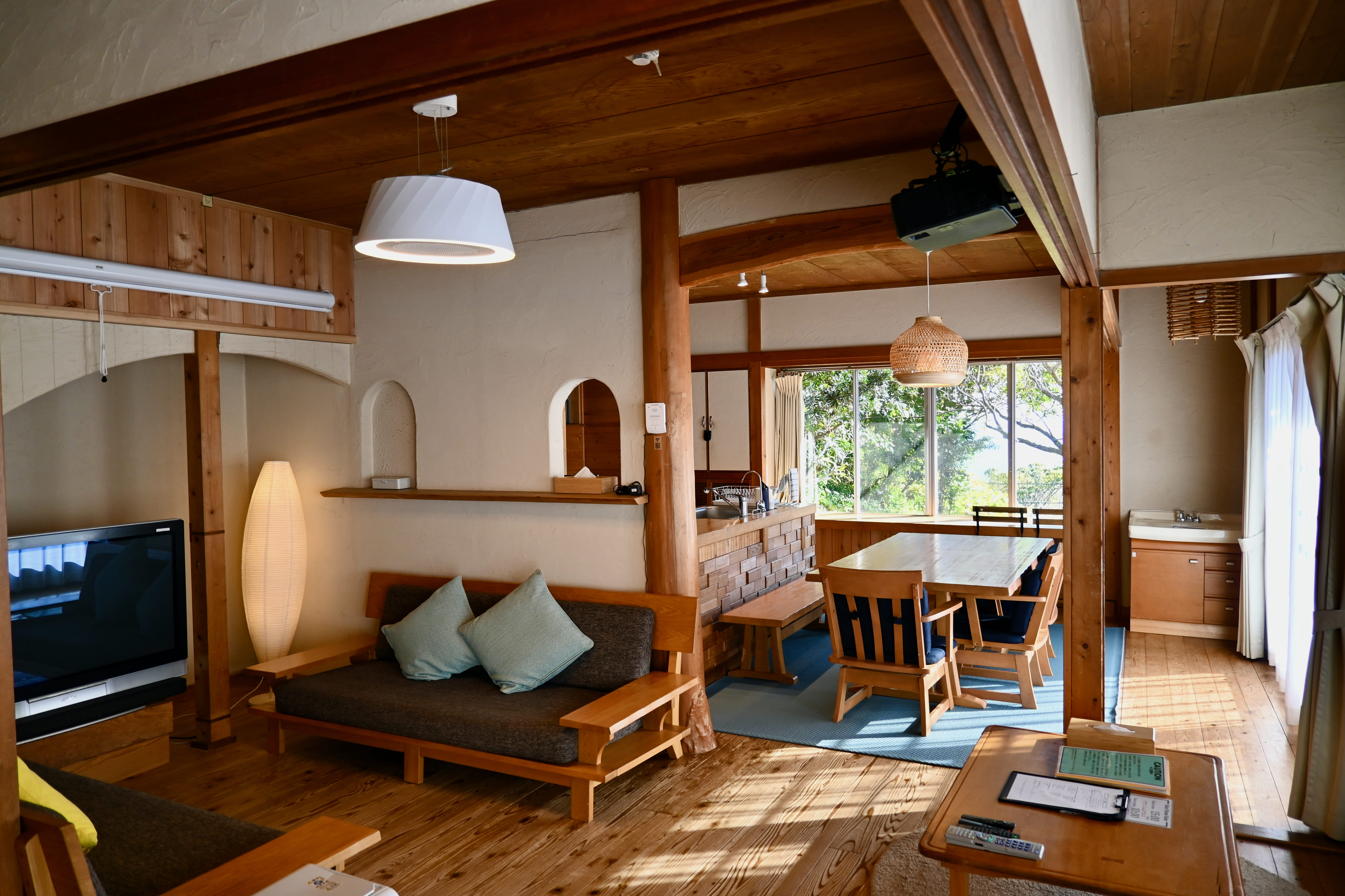 菖蒲沢ログ　ダイニング