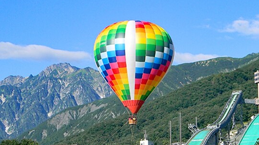 *【白馬アクティビティ】熱気球に乗って北アルプスの絶景を360度堪能できます。