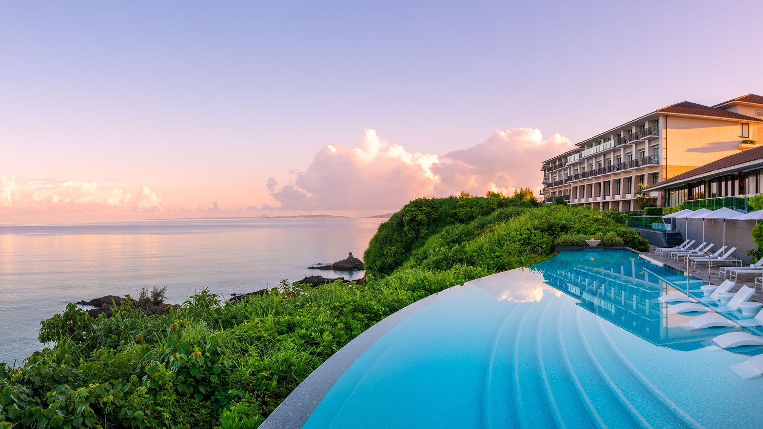 Winter Retreat 2025 深化する体験・屋外温水プール「エターナルウインタープール」