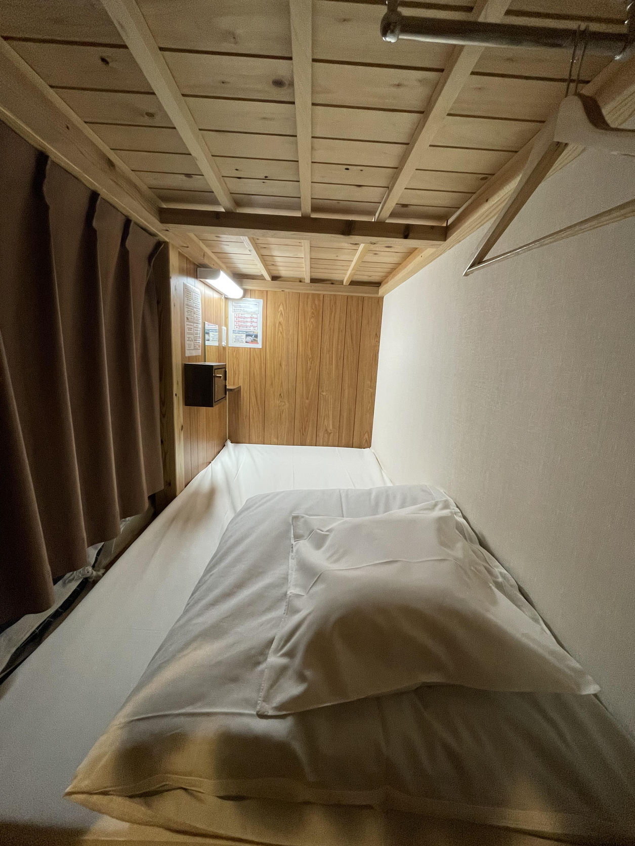 博多トミオ JAM HOSTEL 博多駅前 - 男女共用ドミトリー 二段ベッド1名分 福岡県