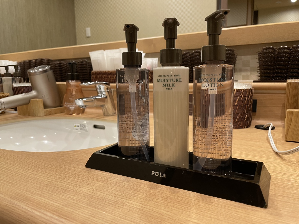 ◆女性大浴場化粧品【POLA】