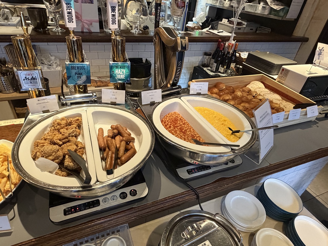 メイン（ソーセージ・唐揚げ・ベイクドビーンズ・スクランブルエッグ）