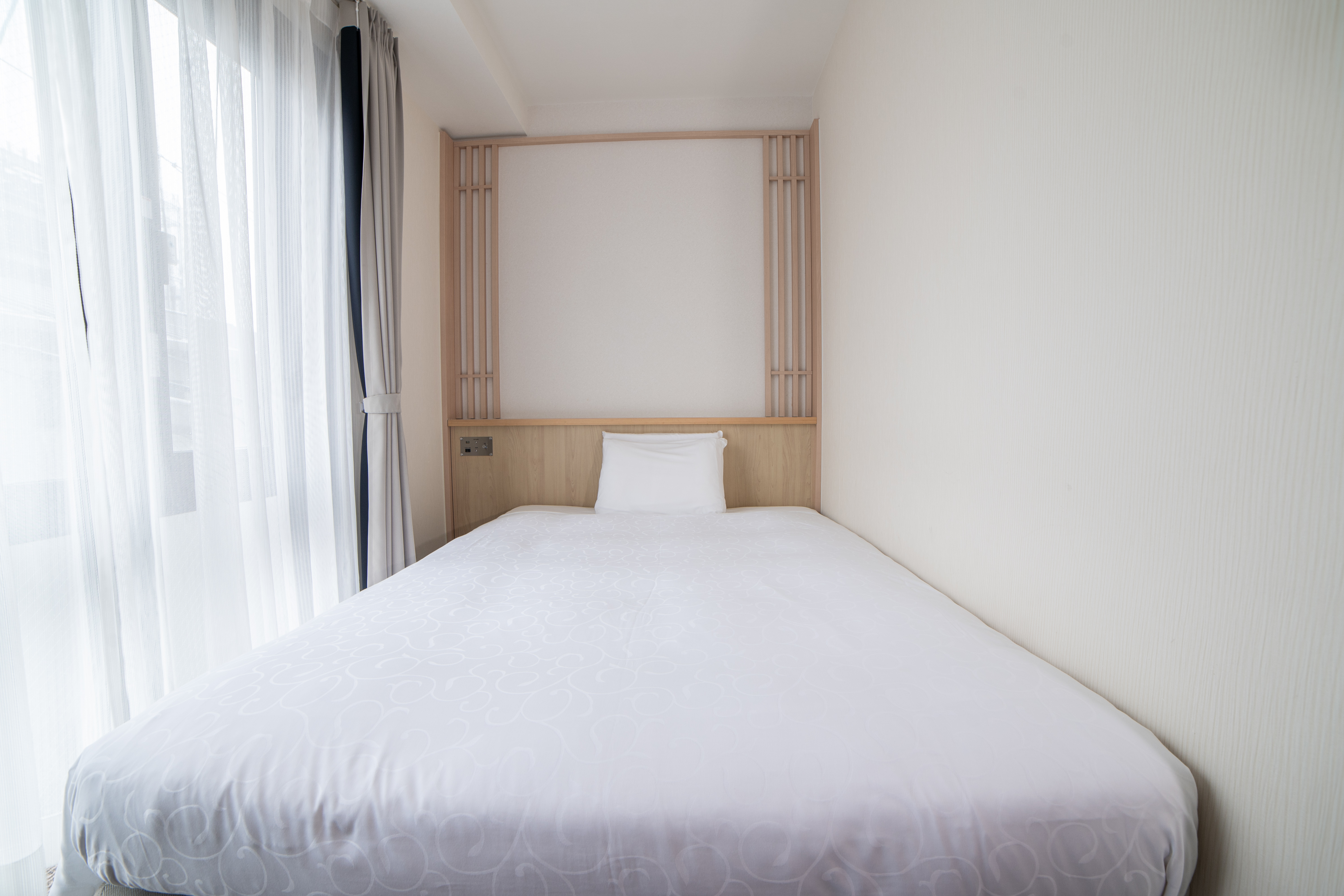 ファイテンシングル　正面ベッド