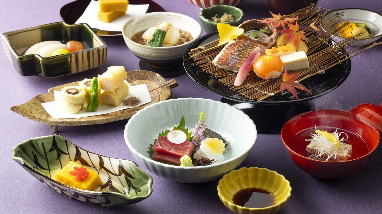 【日付限定】お部屋無料アップグレード　旧御用邸 菊華荘（日本料理）／夕朝食付き