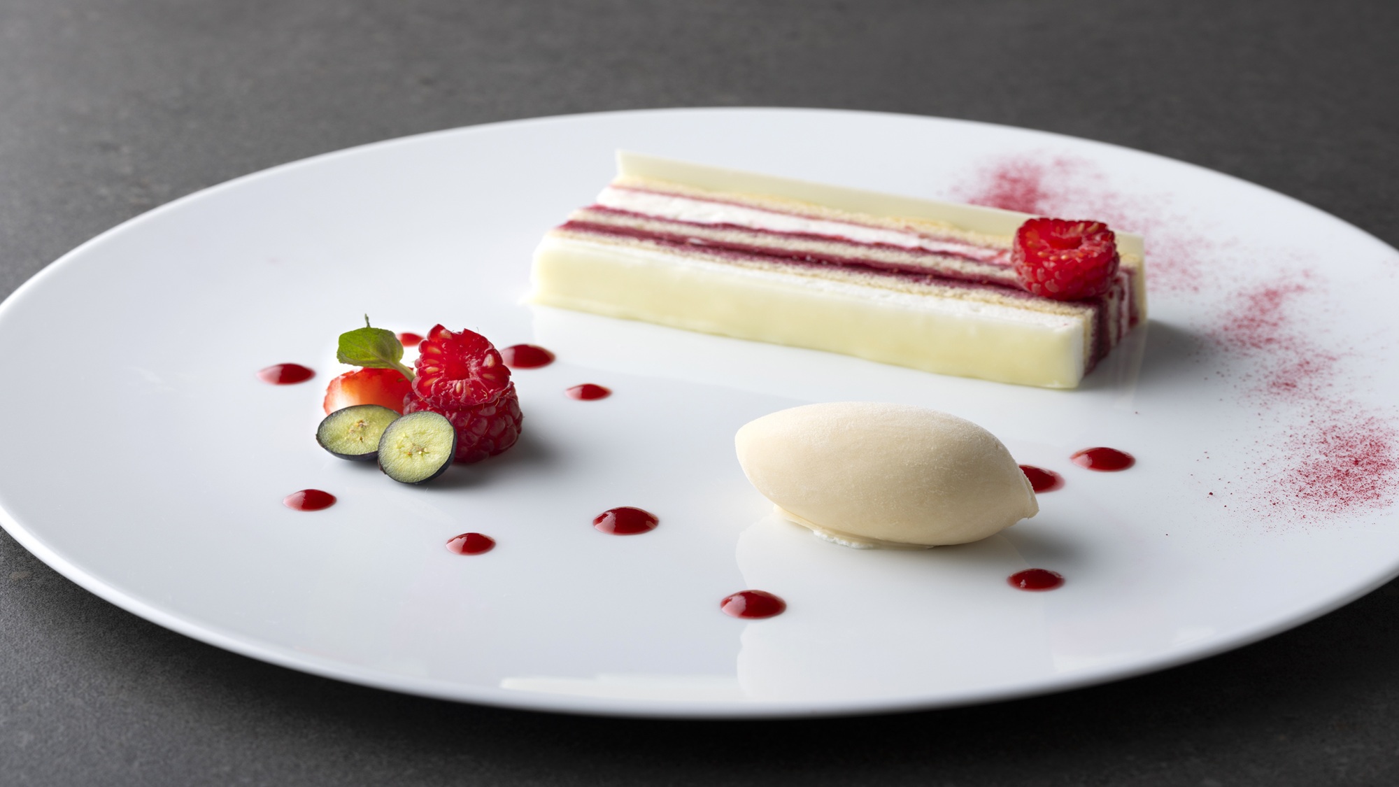 メインダイニングルーム・ザ・フジヤ　コースデザートイメージ