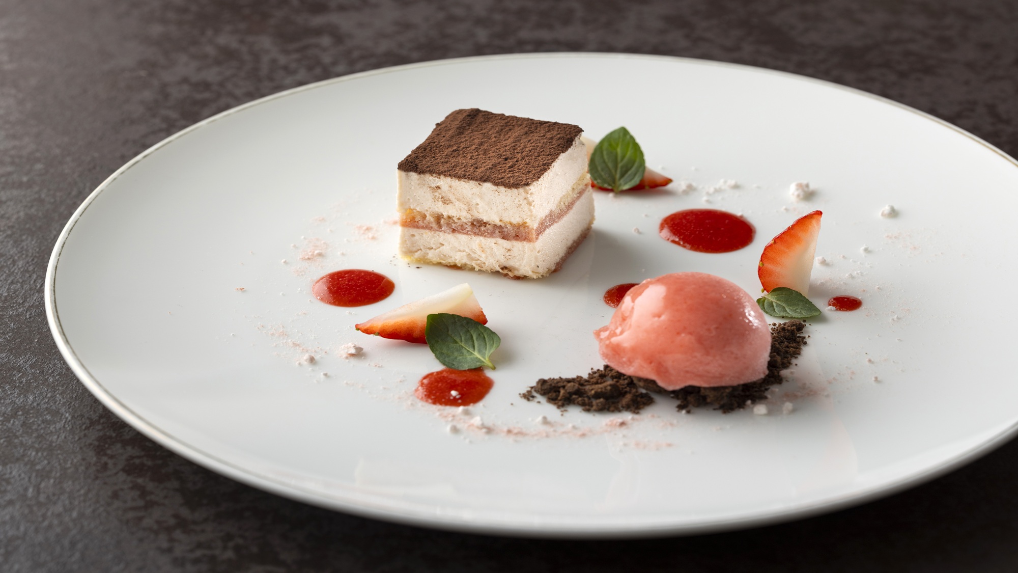 レストラン・カスケード　コースディナー　デザートイメージ