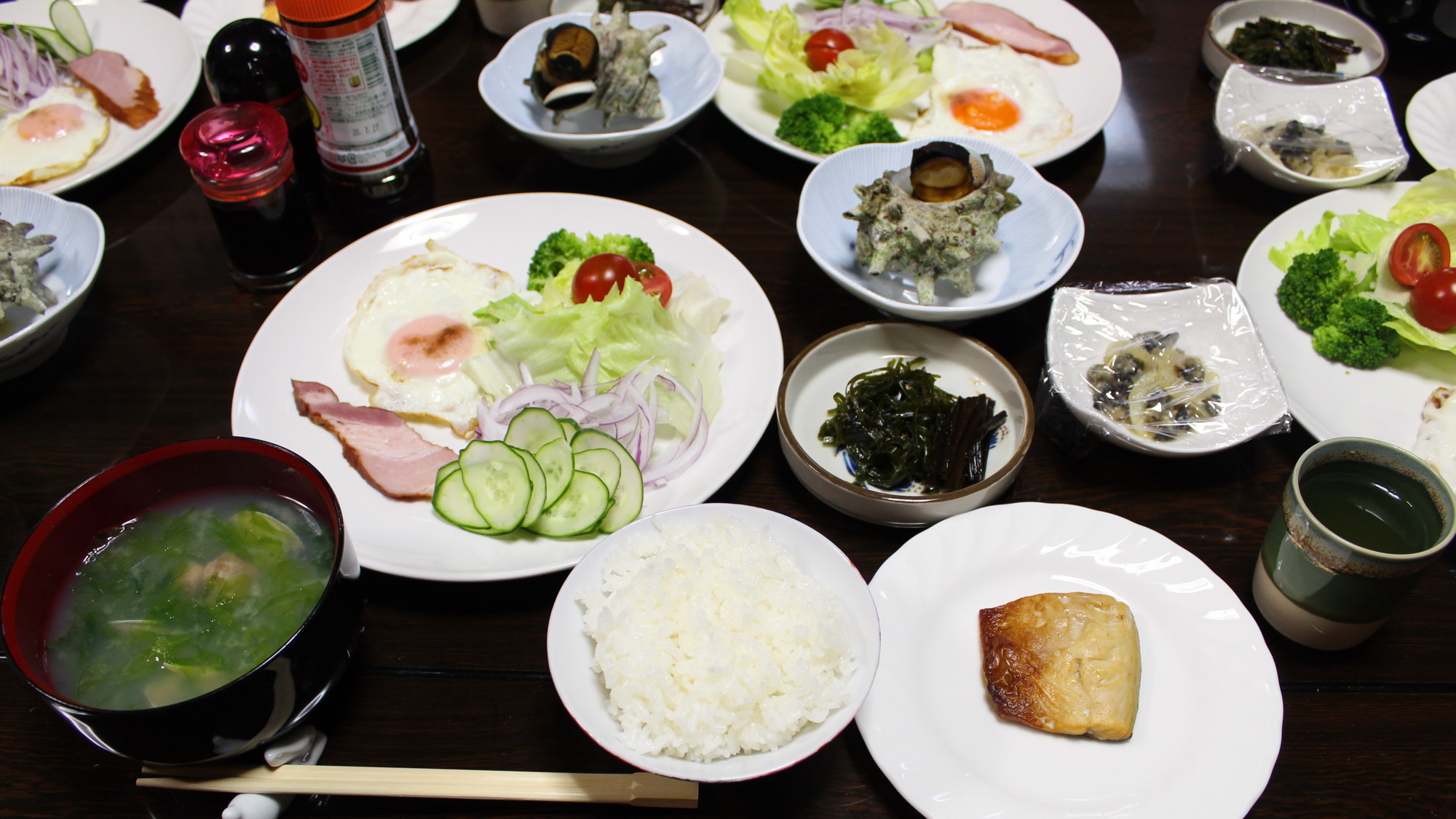 *朝食／ほかほかの御飯とお味噌汁、家庭的な朝ごはんをお召し上がり下さい