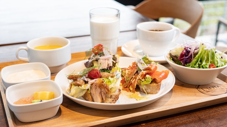 【春SALE】【部屋食】TERRACEに降る朝陽と共に、美味しい朝食で幸せチャージ