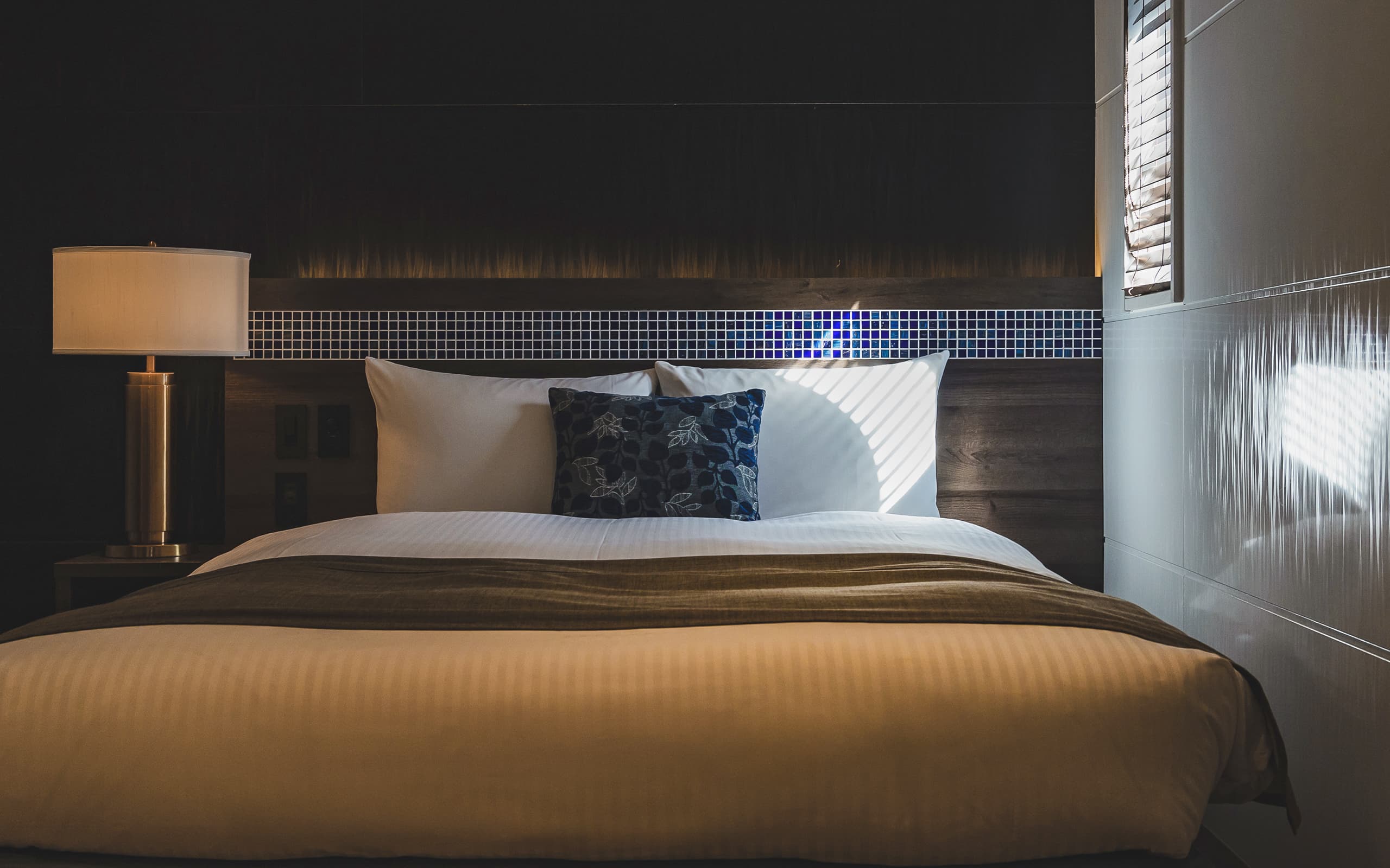 ＢＥＤＲＯＯＭ