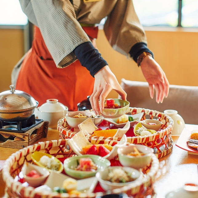 愛犬と一緒にお部屋でのんびり／客室かけ流し温泉／懐石料理お部屋出し