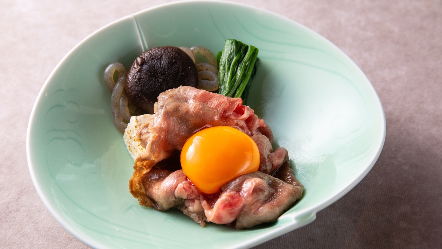 【期間限定】大分が誇る霜降りおおいた和牛の「極上すき焼き付」◆おおいた和牛ステーキの食べ飲み放題