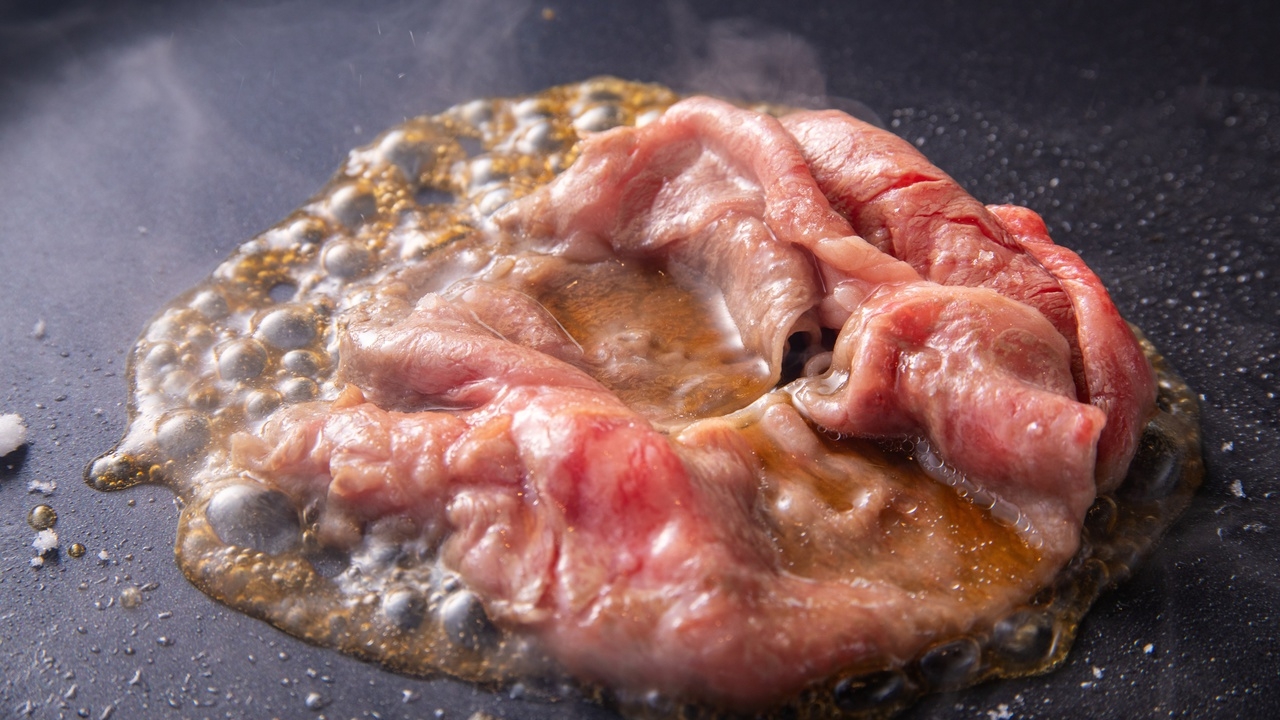 【期間限定】大分が誇る霜降りおおいた和牛の「極上すき焼き付」◆おおいた和牛ステーキの食べ飲み放題
