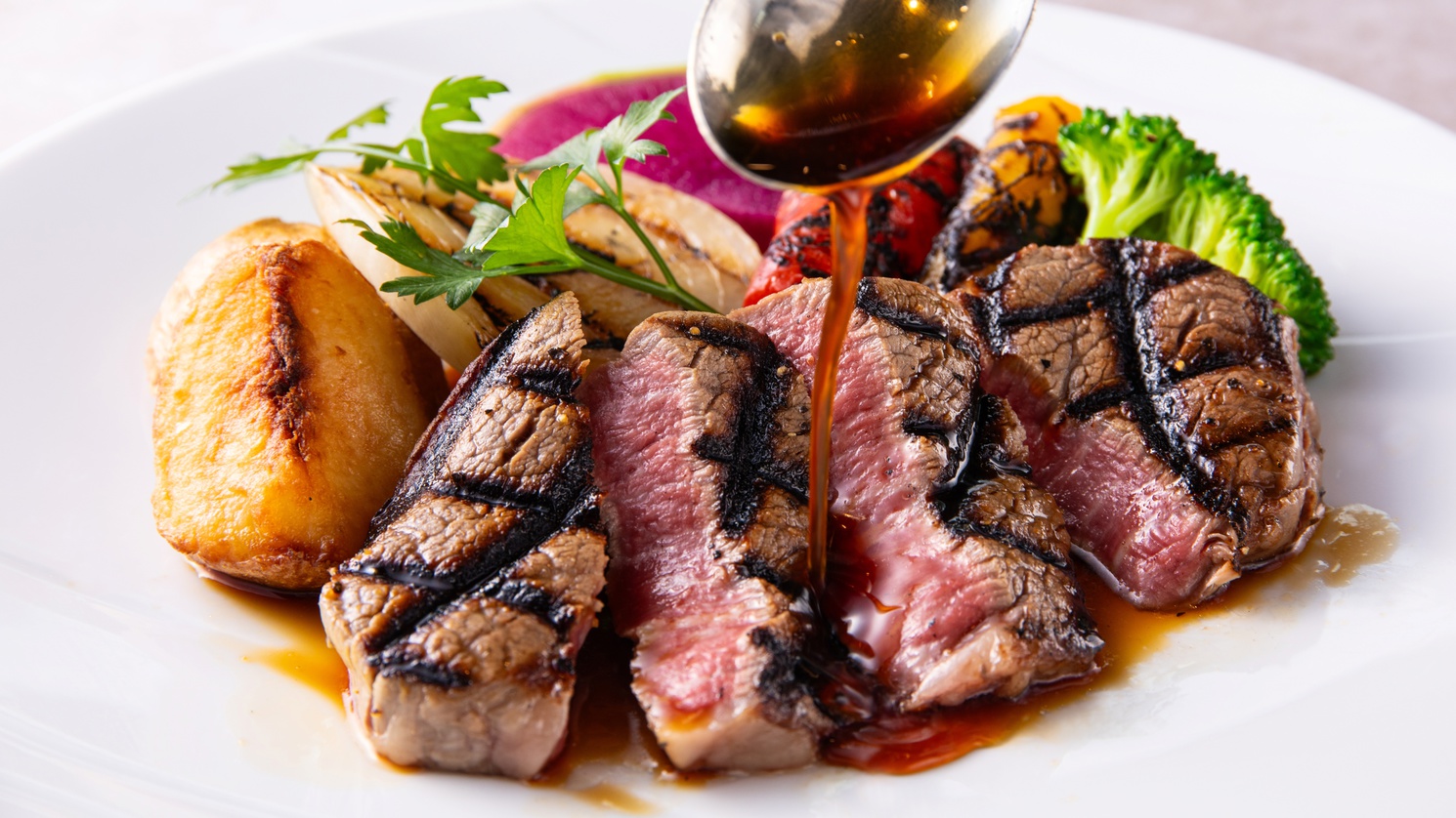 贅沢の極み！おおいた和牛ヒレ肉100ｇが付いた特選プラン★サーロインステーキの食べ飲み放題／2食付