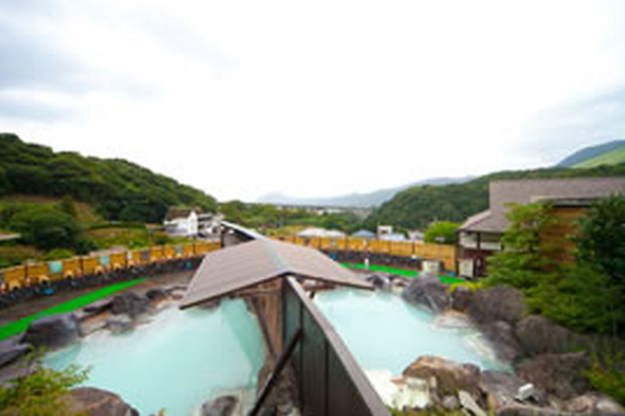 明礬温泉　湯の里大露天風呂