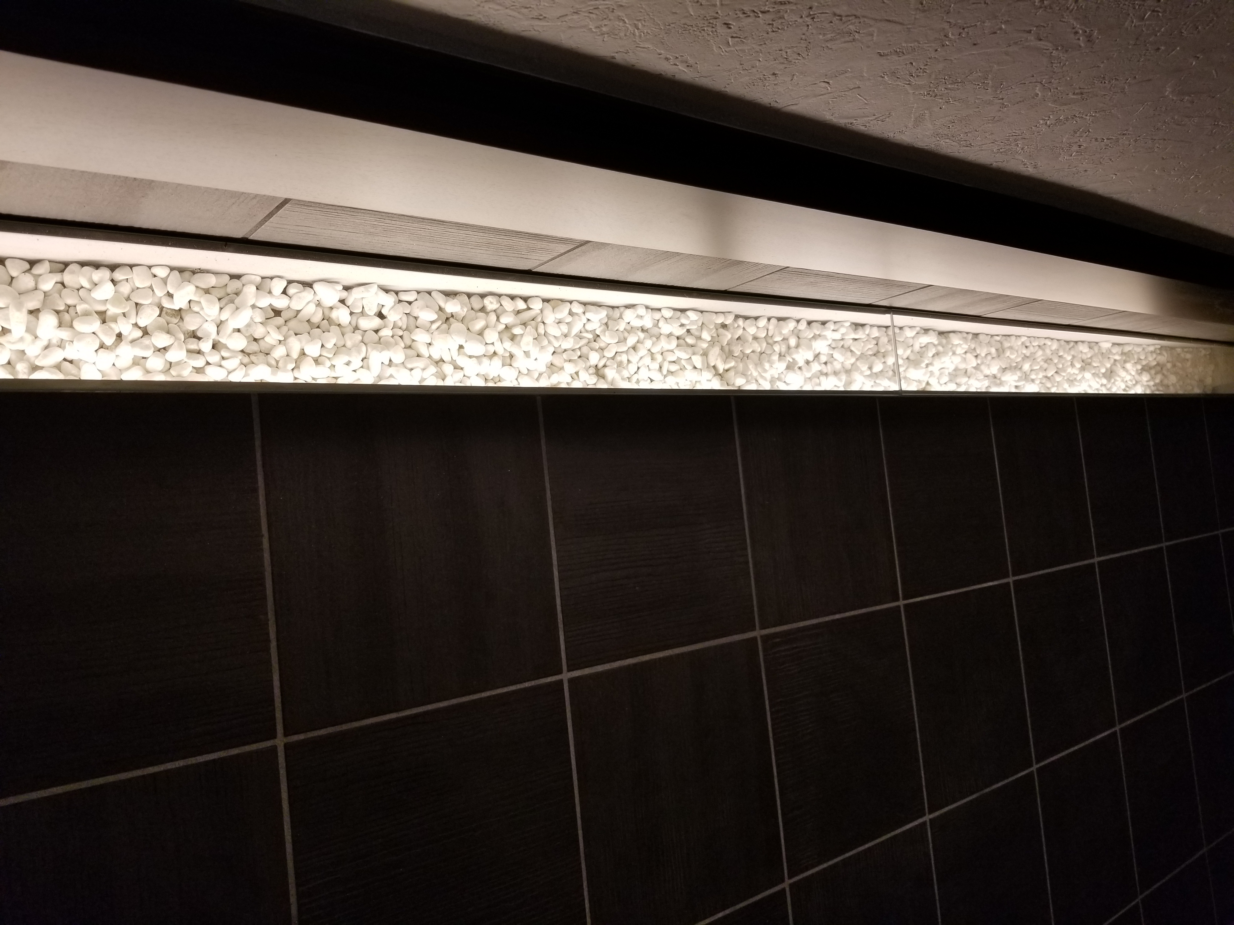 ライトアップ演出①(人感センサーライトにより自動点灯)