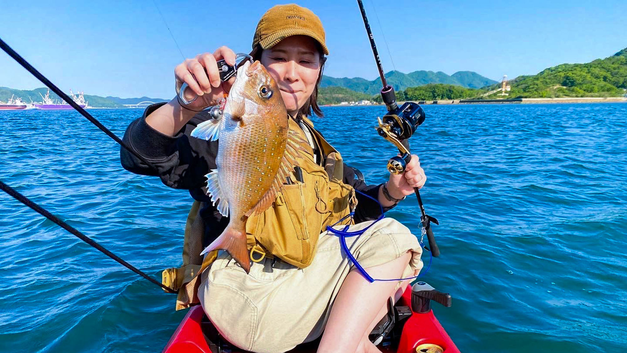 ・カヤックの上でも釣りが楽しめます